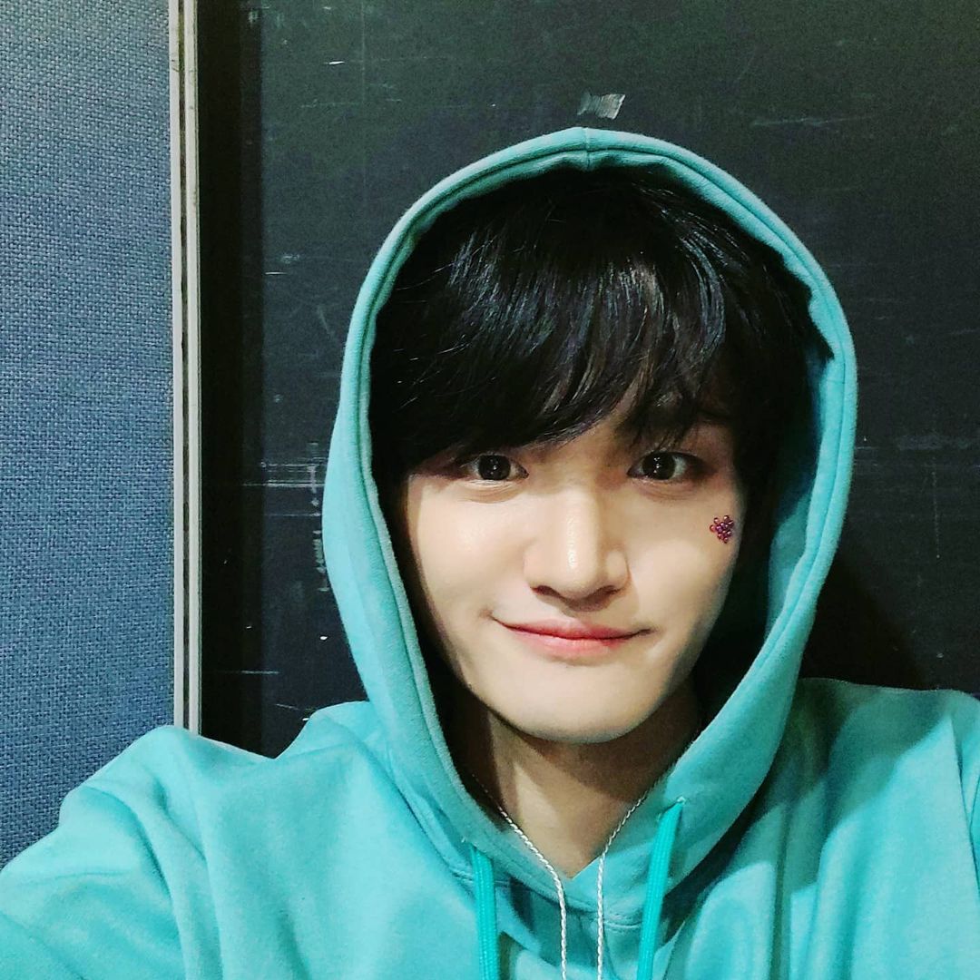 bandlucyarchive's tweet photo. 210225 ch0_w0n IG post

trans) i'm also so thankful for mcountdown! #/whateverrri'lluploadittt

#LUVY #루시 #조원상 https://t.co/truoEXKd63
