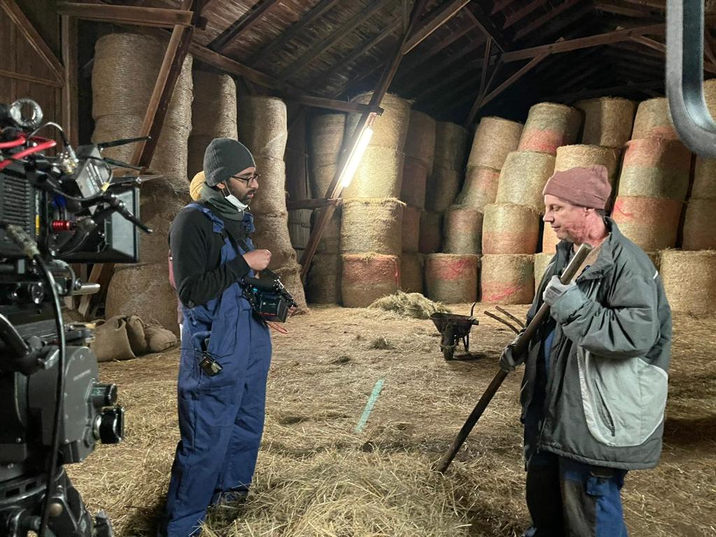 DesParFilm's tweet photo. As we go into Day 2 of shoot, there is a palpable air of enthusiasm in this winter setting at Touzim. Stay tuned for more!
#destinationparadisefilm #firstdayofshoot #CzechRepublic #indiefilm #immigrants #ImmigrantStories #ImmigrantLife #Sikhism #Sikhi #film #Punjab #Filmmaking https://t.co/IfJraidQJr