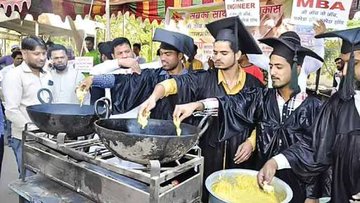 ArunKum20785182's tweet photo. A vision of Modi ji 
Where education leads to this #modi_job_do 
#Modi_rojgar_do https://t.co/v6Y1UOudoB https://t.co/yQn42wAiBJ