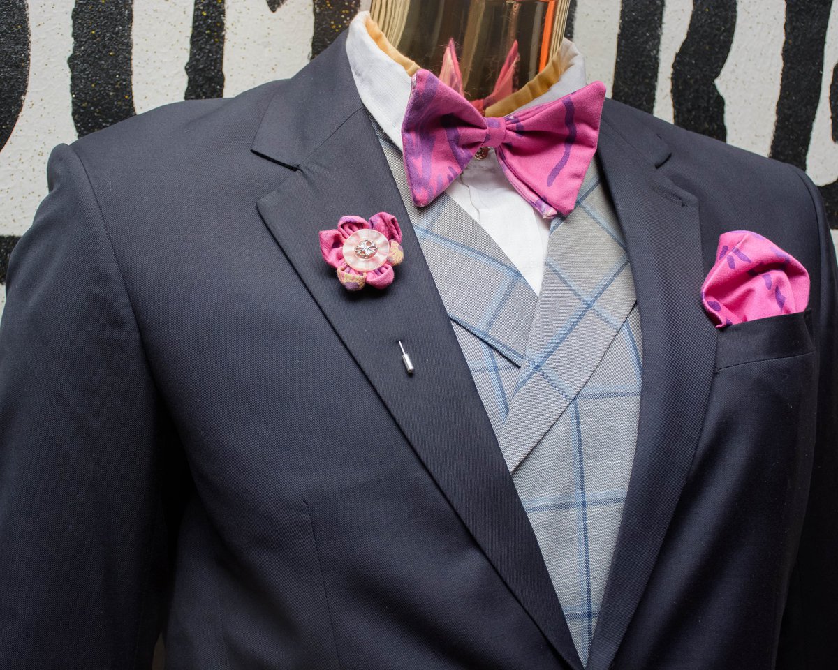 monumentalmay's tweet photo. Tailored to perfection by May Coutures.

#suit #ibadanconnect #ibadan #ibadantotheworld #madeinibadan #dapper #detail #gq #designer #weddings #bellanaijawedding #grooms #groomstyle #groominspiration #groomstobe #weddings #stylist #style #menswear #menaccessories #tie #tiedesigner https://t.co/ydy1dg5CsL