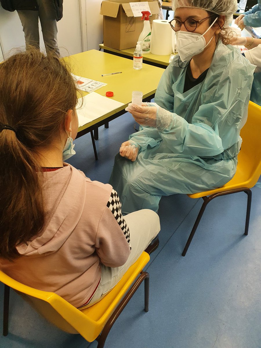 Renforcer la politique de dépistage #LutteAntiCovid grâce aux #Tests salivaires.
En #Ardèche, les premiers élèves des écoles en ont bénéficié. Plus d'un millier de tests par semaine seront déployés. 
<a href="/HeleneInsel/">Hélène Insel</a> <a href="/acgrenoble/">Académie de Grenoble</a>