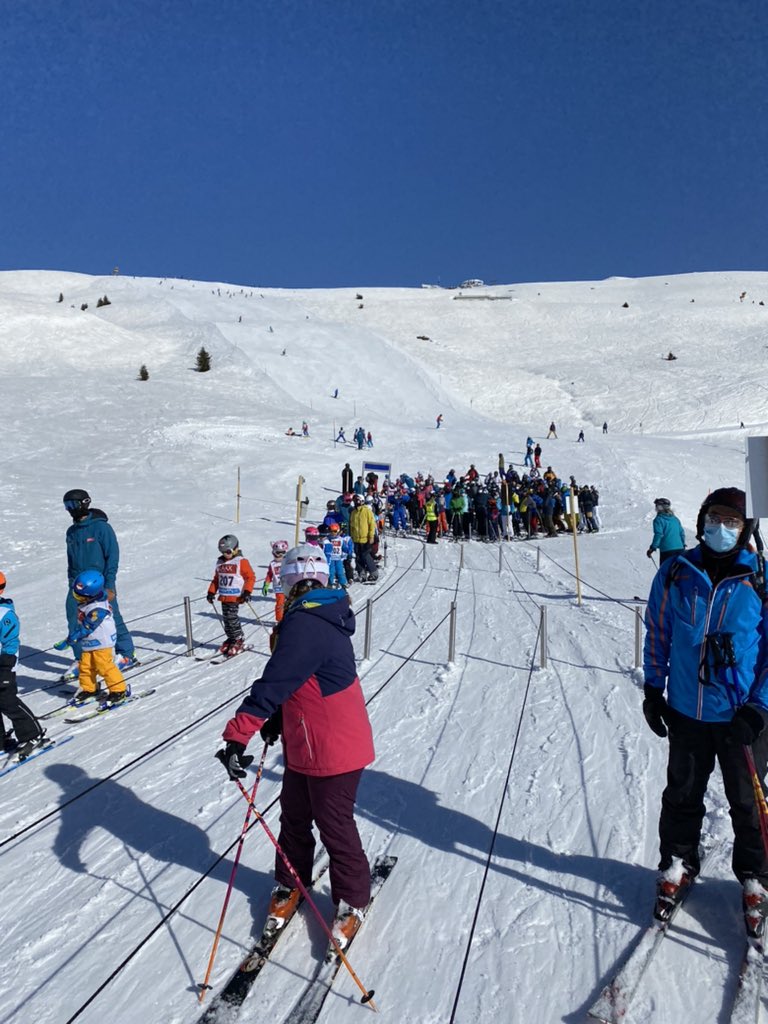 danielbellani's tweet photo. @LaaxSwitzerland ihr seid wieder einmal mit Abstand das „schlechteste Skigebiet der Schweiz“!! Unfreundliches Personal, unendliche Warteschlangen, langsame Lifte und Willkür von Corona Sheriffs. Nehmt euch ein Beispiel an @ArosaLenzerheid @DavosKlosters @Blickch #laaxsucks https://t.co/EkEnyn2Rdy