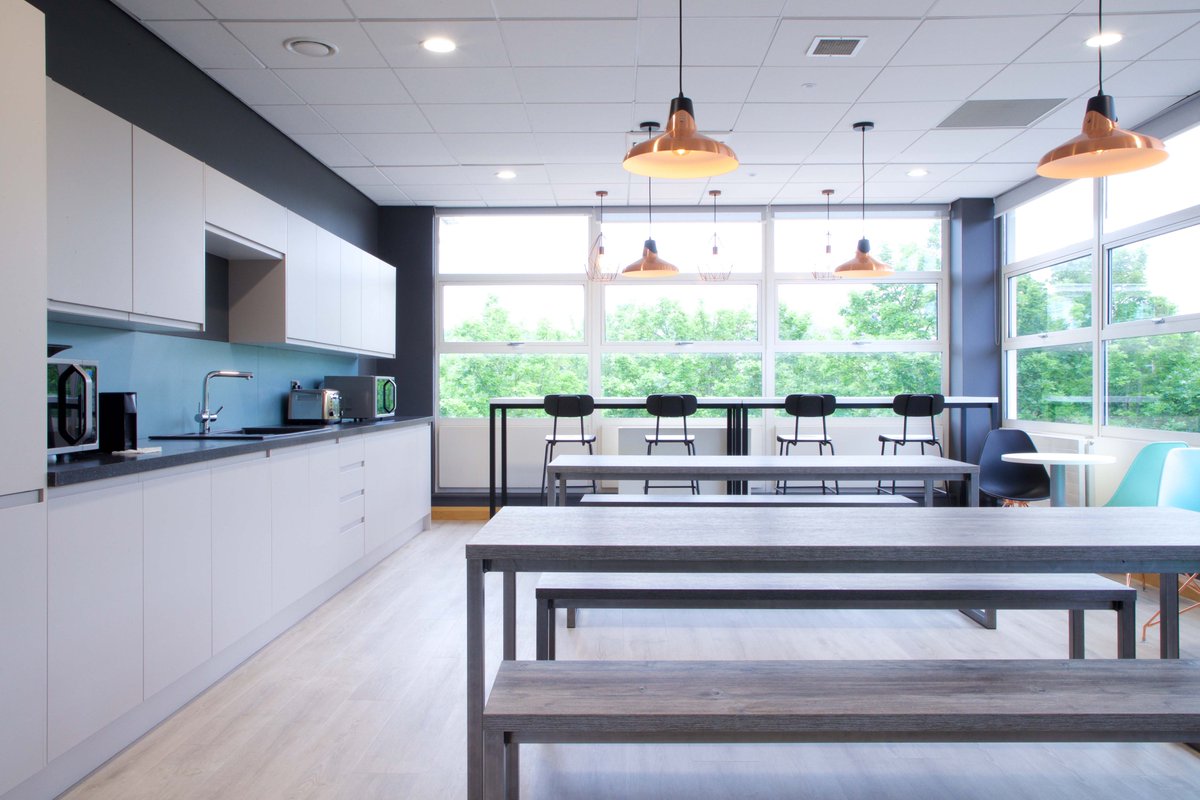 AMHProjects's tweet image. When staff return to the office, whether that be full time, a few days a week, or just in a hot-desking capacity every now and then, #social #spaces in the office are a must.