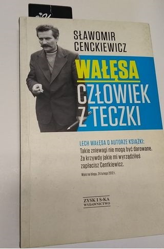 Robin_z_Sanoka's tweet photo. Ale kosmiczna pomyłka!
Rozpoczynam lekturę o Eskimosie, a to nie #Centkiewicz "Anaruk, chłopiec z Grenlandii", a @Cenckiewicz "Wałęsa. Człowiek z teczki" 😂😂😂 https://t.co/BI1qVvtTBF
