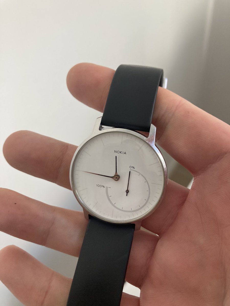 I love the design of this watch but not accurately telling the time is quite problematic. It is its primary function 😂 #internetofshit #nokia #withings #steelhr