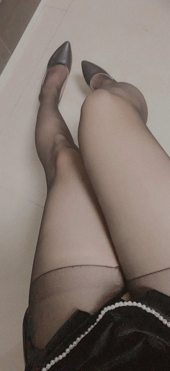 week9337_ruby's tweet photo. 这就是我…渴望肉棒
平时上班严厉的领导，私底下竟然是这样的骚货… https://t.co/qgajyvSCoo