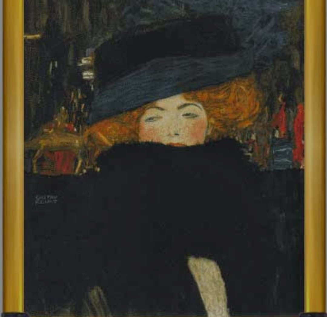 Ben böyleyim işte!” dedi.
 “Ben garip bir kadınım. Benimle ahbaplık etmek isterseniz birçok şeylere tahammüle mecbur kalacaksınız."

Kürk Mantolu Madonna