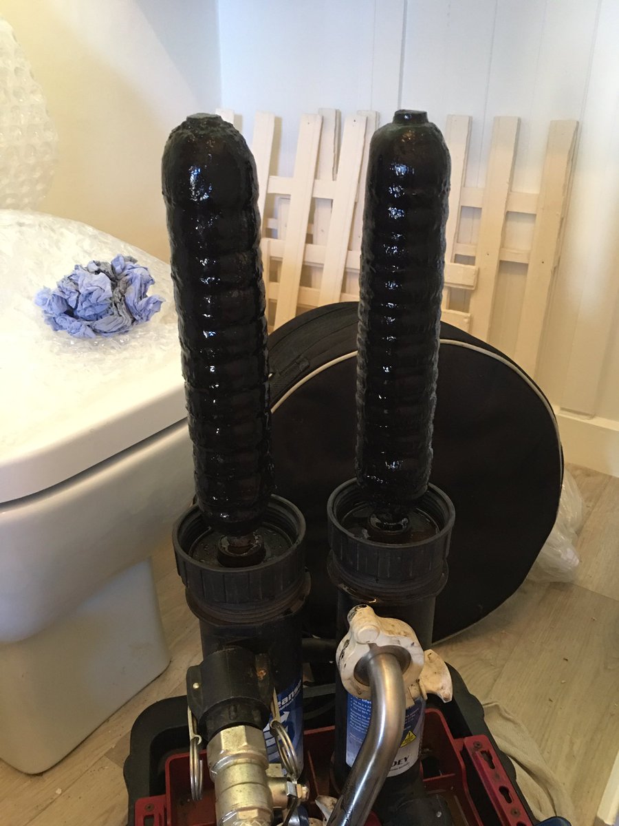 Plumbing_SG's tweet photo. @ADEY_Pro 3 rads in! This could take a bit longer. #magnacleanse https://t.co/A5RXv8s3Ha