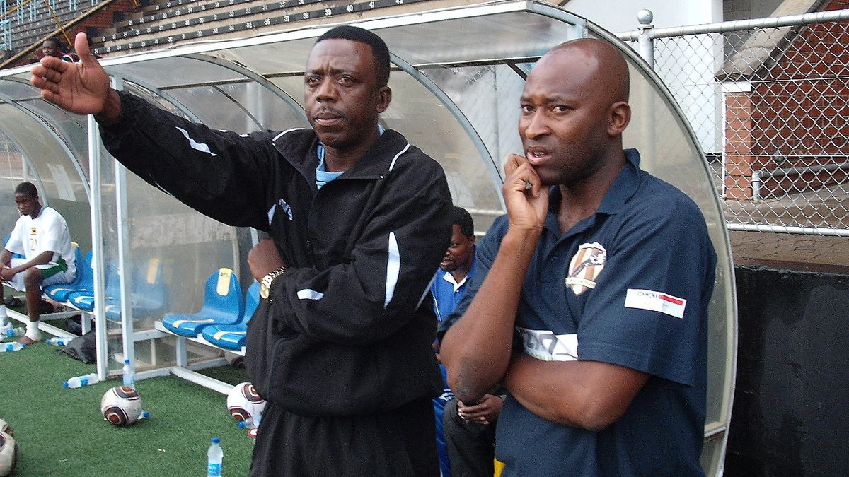 SteveVickers5's tweet photo. A few of my pics of the birthday boy and greatest Warriors captain ever - Peter Ndlovu, 48 today! https://t.co/XVOgTSbxxy