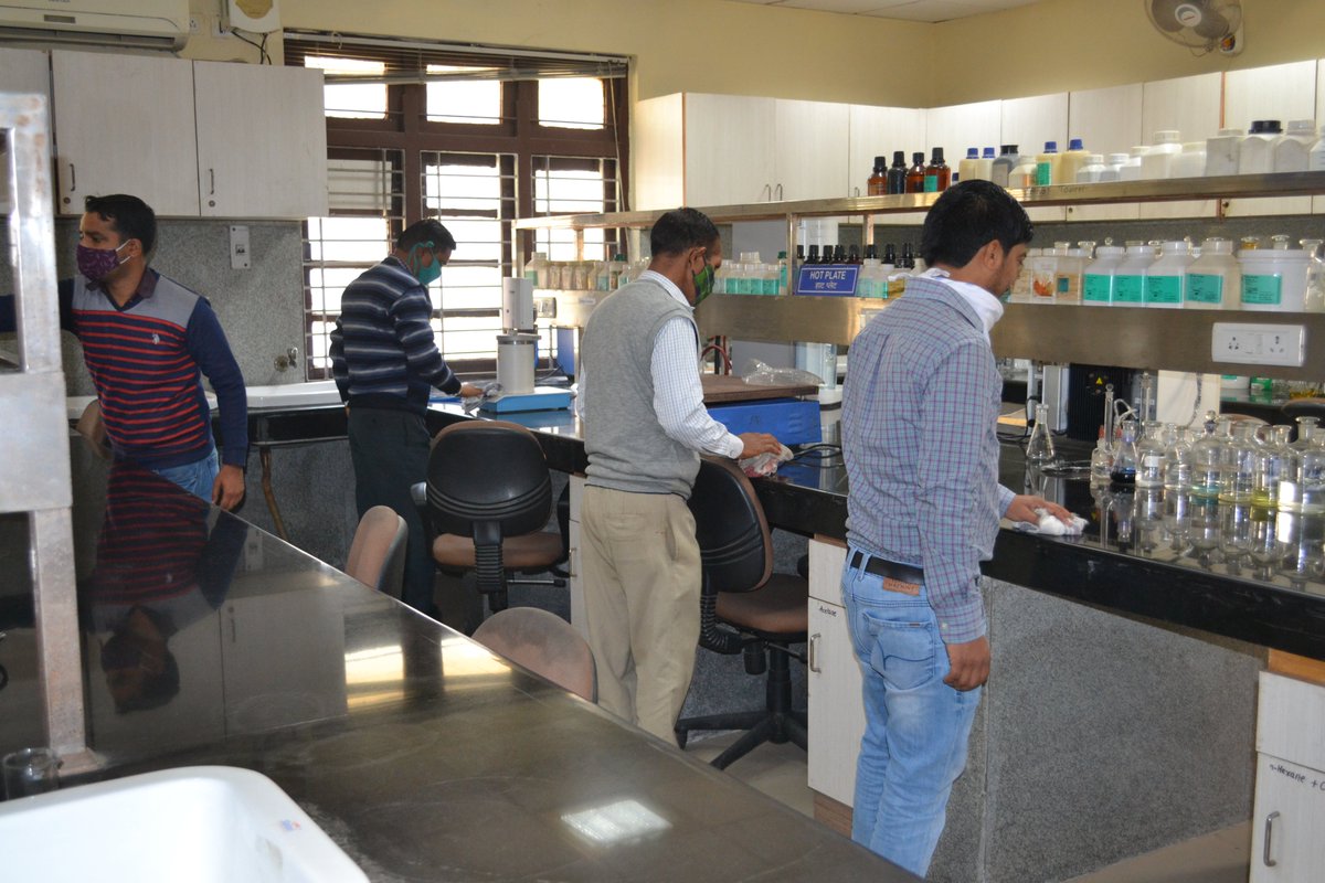 igmrihapur's tweet photo. Cleanliness in Physical Laboratory and Chemical Laboratory at IGMRI Hapur 
#SwachchataPakhwada #IGMRI
@fooddeptgoi https://t.co/KqoBLFRUBw
