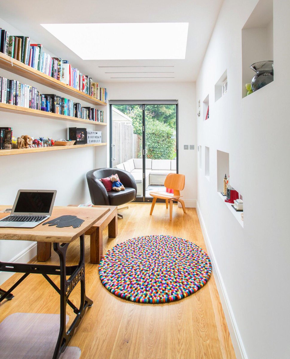FormedAD's tweet photo. Home office space with a gorgeous skylight 💻📚
#homeoffice #workstation #homeworkstation #workfromhome #skylight #homeimprovement #homeowner #londonarchitect #chiswickarchitect https://t.co/0FEtsPYMXj