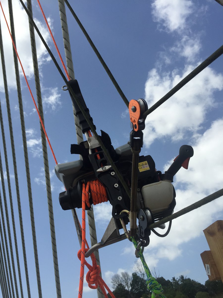 Harken_SandR's tweet photo. The #HarkenIndustrial PowerSeat enhances safety and reduces fatigue by allowing the operator to ascend or descend quickly, stay in position longer and work at height in comfort.
#WorkAtHeight #RopeAccess #RopeAccessTechnician #RopeAccessTech #SPRAT #IRATA #Winches #Winch https://t.co/WuX7B0UPPa