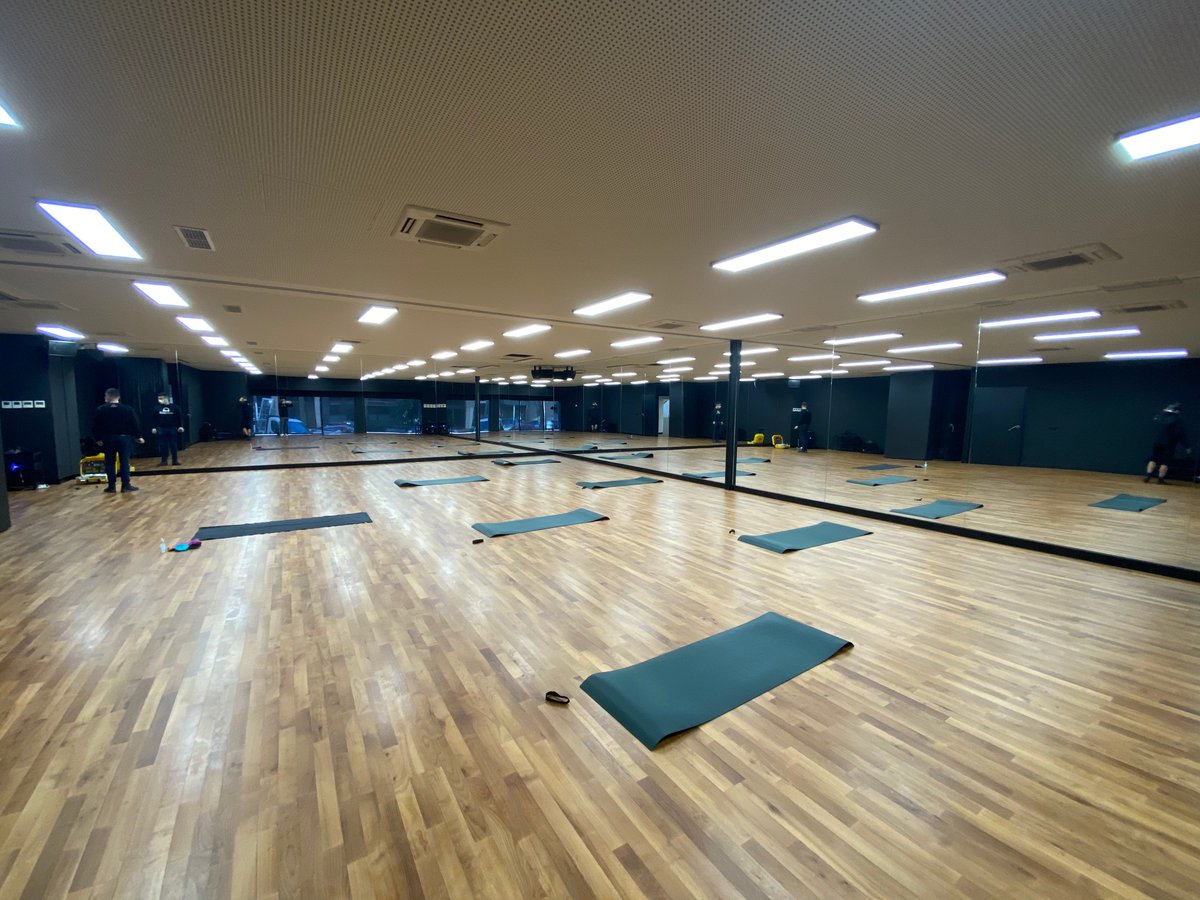madridsonido's tweet photo. Hoy hemos estado en la escuela de danza "Dance esCool" en Madrid instalando el nuevo sistema de sonido! #NONSTOP :) https://t.co/65zm2Q0xkR
