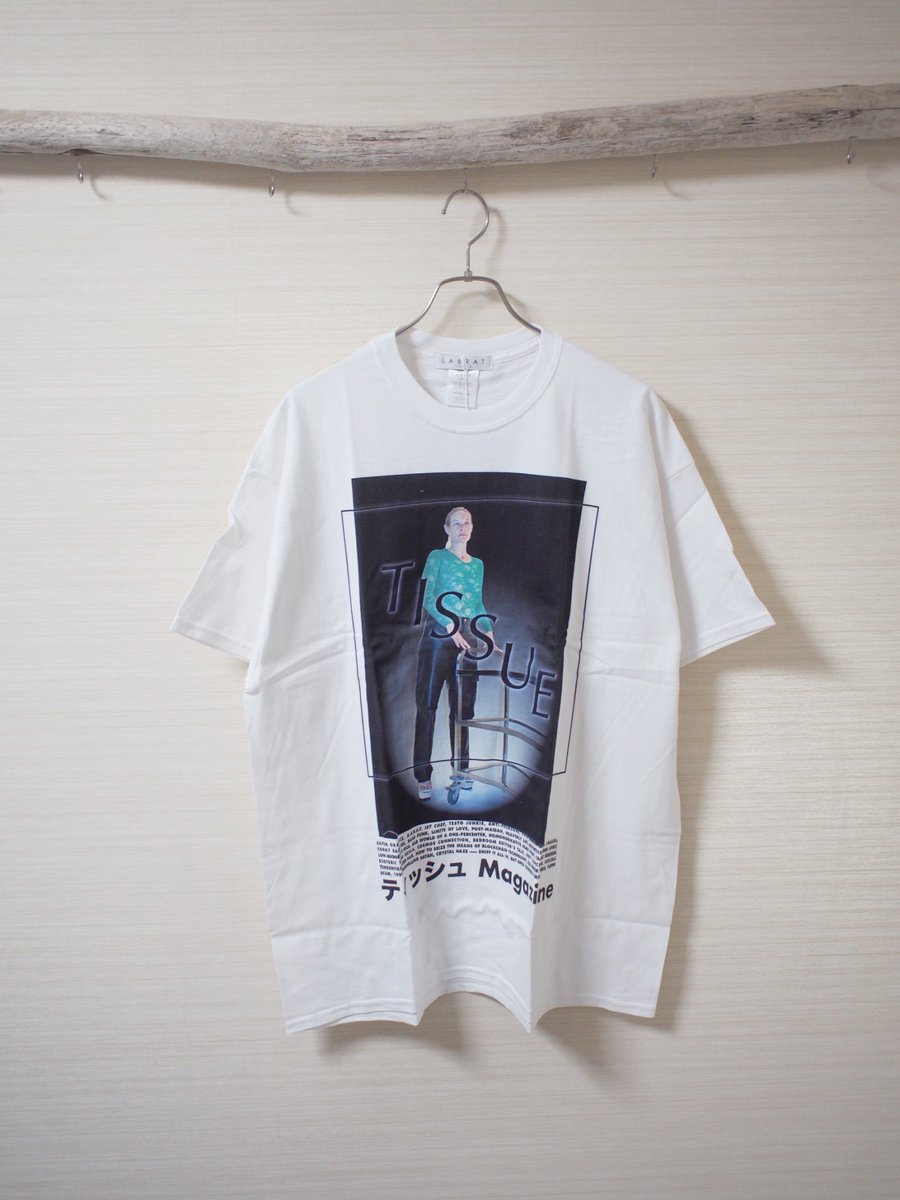 1911307_clothes's tweet photo. 【LABRAT×Tissue Magazine】Kristina TEE
.
エロティックな題材をこれまでとは別の角度から提案するドイツのファッション誌、ティッシュマガジンとラブラットのコラボTEE。
カタカナで「ティッシュ」の文字が絶妙なバランスです。
ぜひ。
https://t.co/Pb1cvFcyWG
.
.
.
1911307-used clothing- https://t.co/VMBMz3VXE8