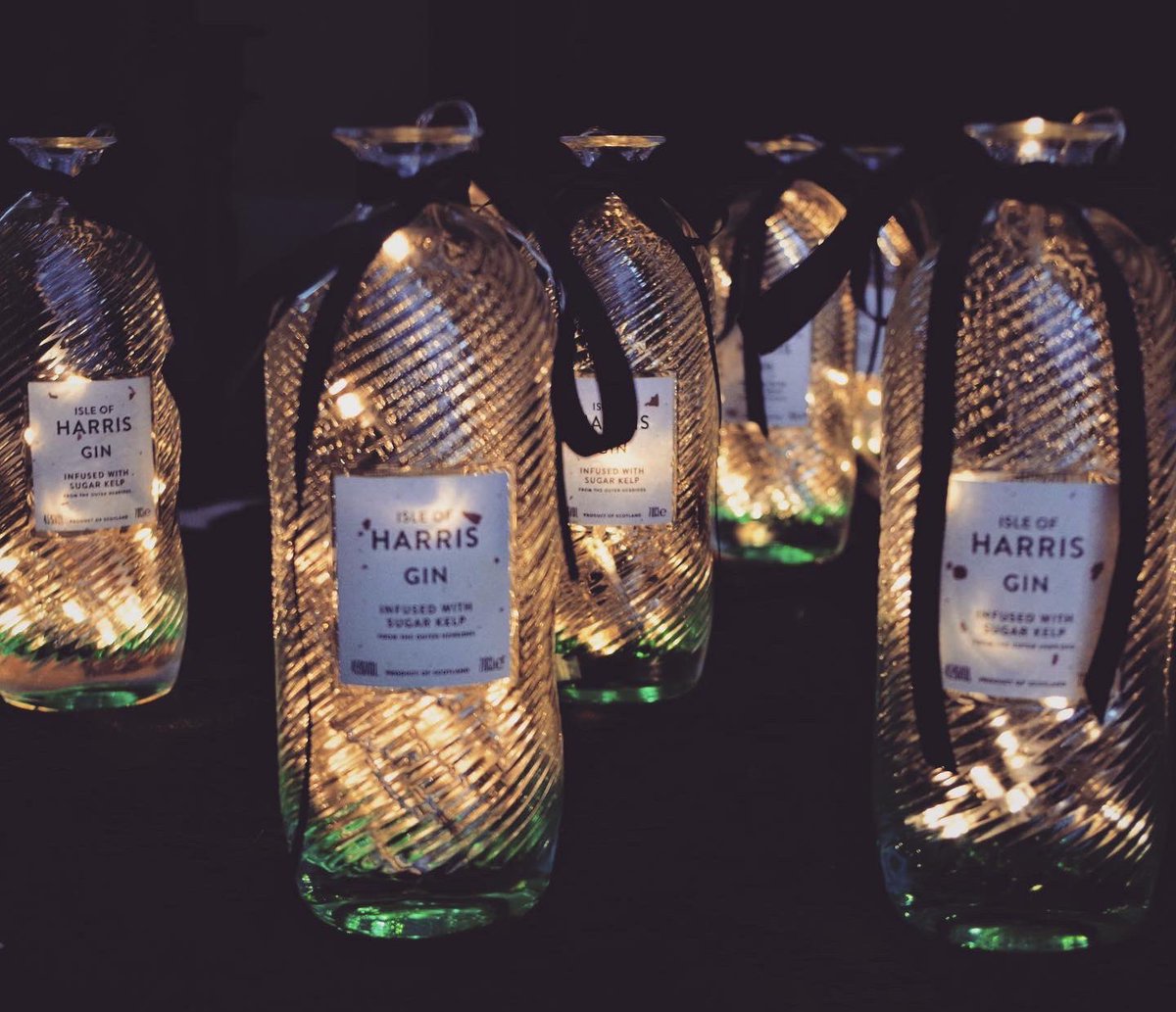 JennyClaylands's tweet photo. 💚Not yet created an account for our small sideline “Kippen Creations” but if you know of anyone getting wed in 2021/2022, ask them to have a look for us on Facebook or Instagram. We hire out milk churns,whisky barrels, milk bottles for flowers, gin bottles for centrepieces etc💚 https://t.co/TRzgPTSqV5