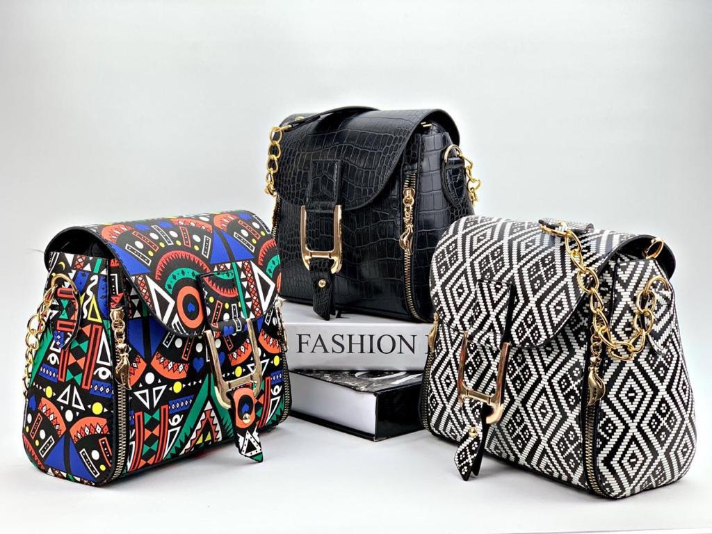 thejolastore's tweet photo. Hey Bag lovers 
Here's a thread for y'all
Every bag on this thread goes for #6500 only.
#thirdmainlandbridge #cryptocurrency #CBNGovernor #deltaigbo #nengi #disrespect #harvard #lastma #tammy https://t.co/KHhmFeKL2K