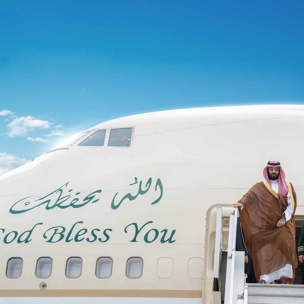 خطاك السوء .. نسأل الله أن يحفظك
وأن يمدك بموفور الصحة والعافية 🇸🇦💚..

 #سلامتك_يا_ابوسلمان