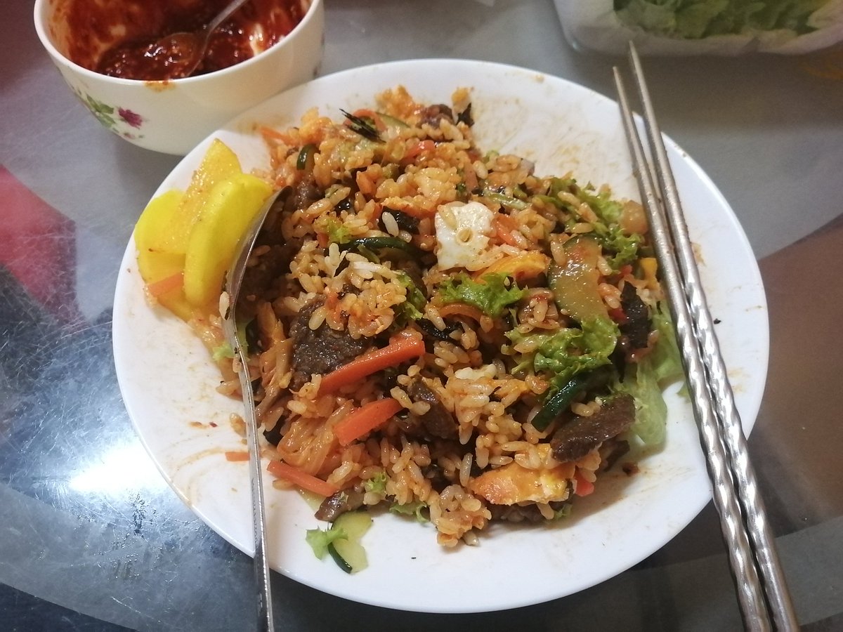 MyArmyMe's tweet photo. 25022021 My first try - Bulgogi Bibimbap! 

Made everything from scratch, except th kimchi (bought from a friend - homemade).

Mak n my lil sis said it tasted so good! 🥰 Hoyeah!!! 

#BulgogiBibimbap #비빔밥 #반찬 #단무지 #불거기 https://t.co/2YoetkhrBS