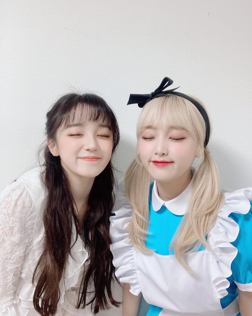 emomo_10's tweet photo. イェナとウギが同じステージで踊ってるの最高すぎる、、オタクしててよかった https://t.co/kvMUusHxwL