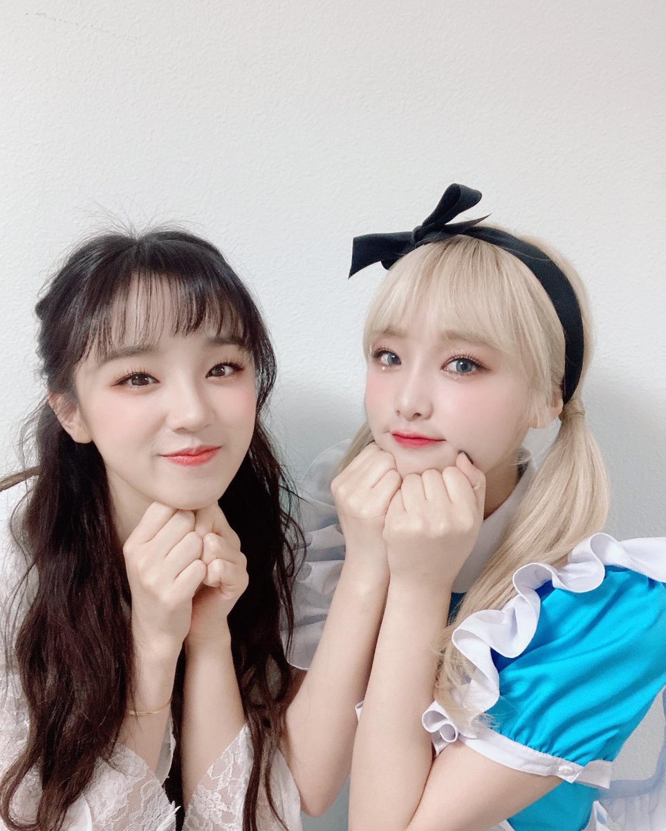 emomo_10's tweet photo. イェナとウギが同じステージで踊ってるの最高すぎる、、オタクしててよかった https://t.co/kvMUusHxwL