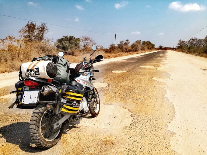 _ArriveAlive's tweet photo. Long distance motorbike rides and road safety https://t.co/uYAt6xwejD #ArriveAlive #LongDistanceRides @motocyclesafety https://t.co/UuabWrOoCF