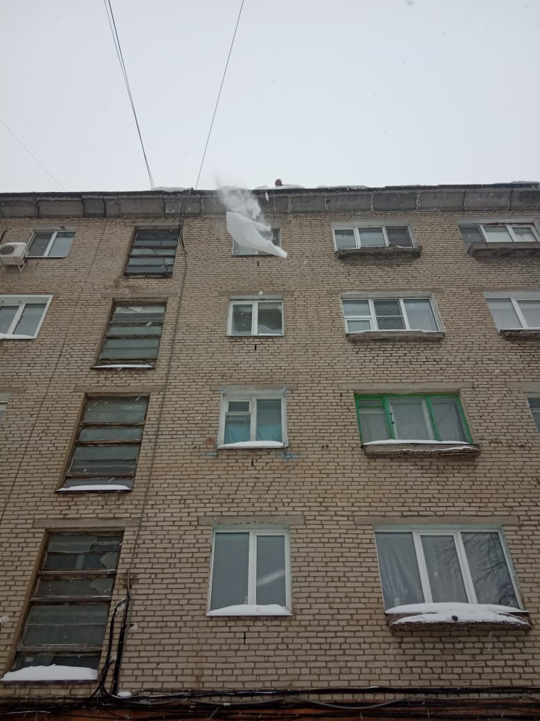 UATNTula's tweet photo. @Tularegion71 исполнение требования на удаление ледяных образований и нежных свесов с кровли по ул. Металлургов, 81 https://t.co/Wd8ly8qBmP