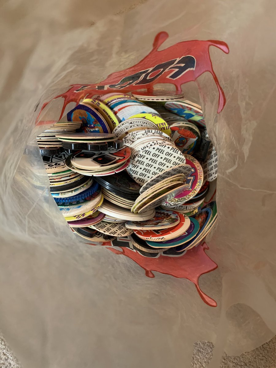 bingbangbuche's tweet photo. I found a bag of Pogs #pog #pogee #pogchamp https://t.co/1jKLkS17JI
