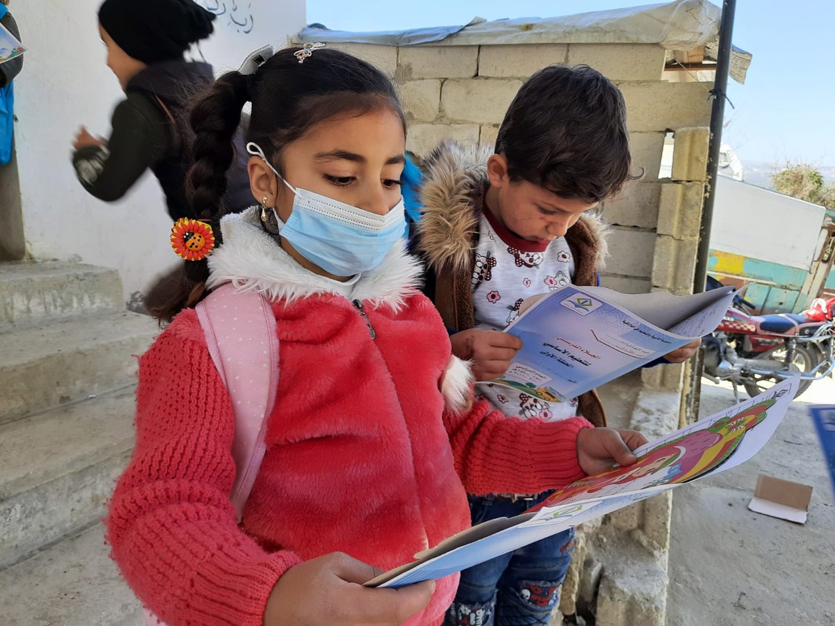 FierflyForSyria's tweet photo. حفل نهاية الفصل الدراسي الأول في #مدرسة الفاتحة #الابتدائية في #مخيم #خربة_الجوز 
End of the first semester ceremony at Al-Fatiha #Primary_School in #Khirbet_Al-Joz #refugees #camp https://t.co/knUL9bg67Y