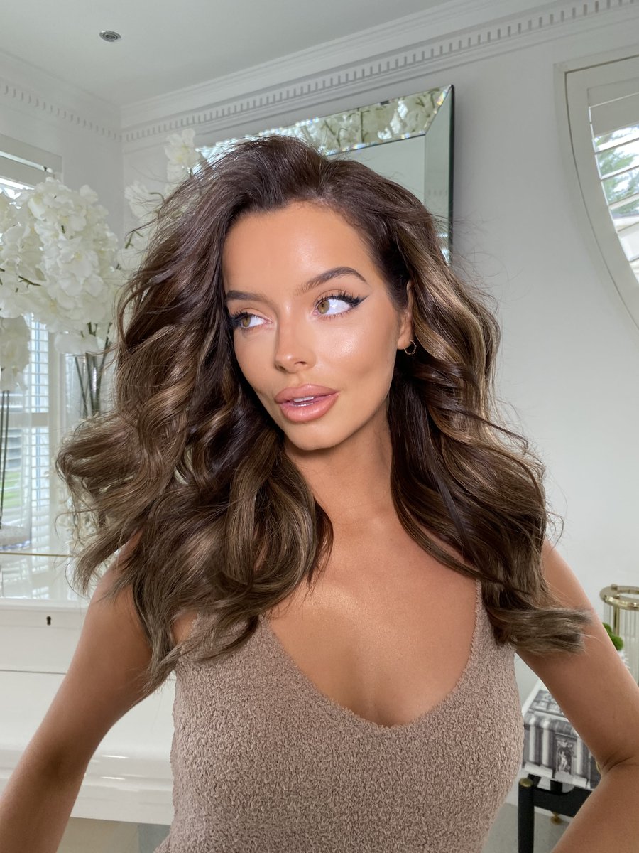 beauty_works's tweet photo. ✨𝑪𝑶𝑴𝑷𝑬𝑻𝑰𝑻𝑰𝑶𝑵 𝑻𝑰𝑴𝑬✨

Curls or Waves? Which @MauraHiggins look is your fave?😍

Follow, Like &amp; RT this tweet to 𝓦𝓘𝓝 a #BeautyWorks styler of your choice + a haircare bundle🙌

Ends on 4th March. T&amp;Cs on Facebook #Competition #Giveaway #WIN https://t.co/bxOpE5dRCa