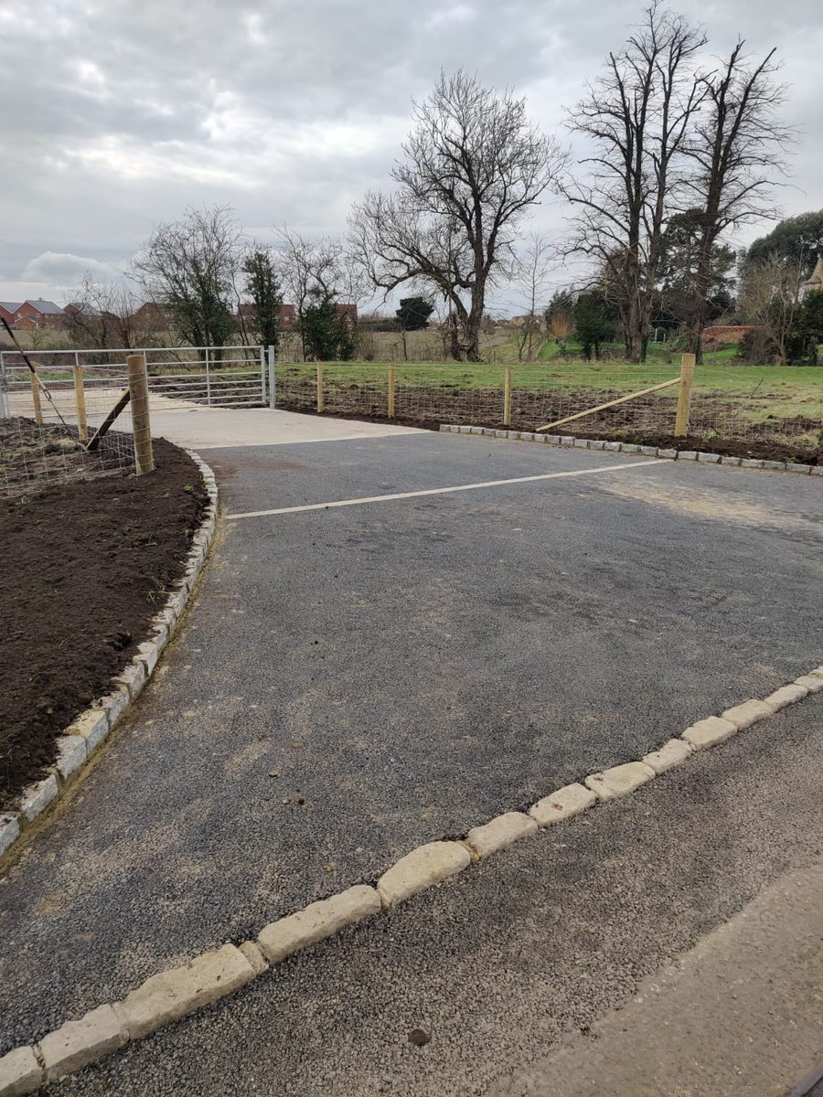 LFPearceandSon's tweet photo. Earlier this week the #culvert bridge we have put in has been tarmacked and is finished. We have erected some new stock fence and have hung a new metal gate. It's made a  smart access into the field off the road. We are fully #streetworks accredited.
#FieldAccess #Groundworks https://t.co/bli3XRAt32