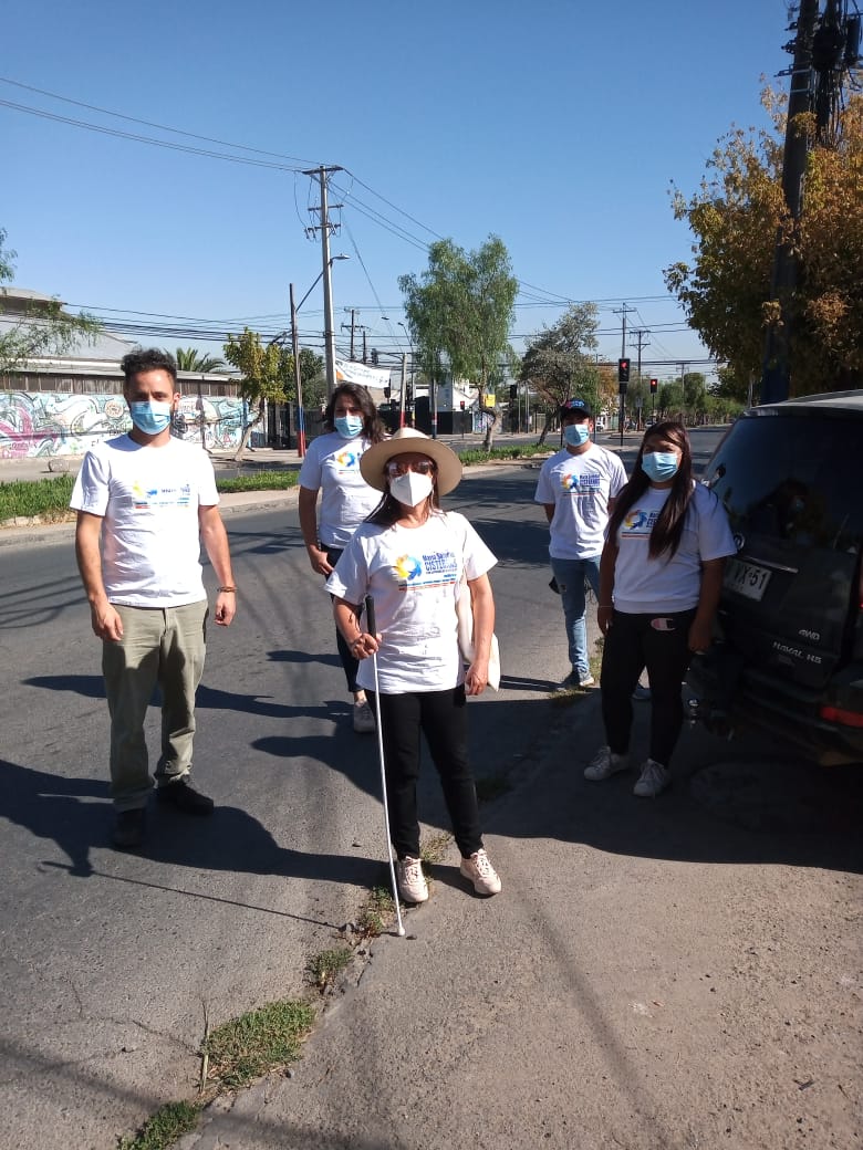 Con vecin@s de la Villa Fray Camilo Henríquez, en Puente Alto, participando en un cabildo. Un espacio para escucharl@s sobre lo que piensan de la nueva Constitución y los desafíos del proceso que vivimos. 
#PuenteAlto #ProcesoElectoral2021 <a href="/NoNeutralesD12/">Independientes por una Nueva Constitución</a>