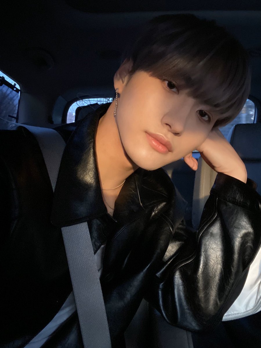 [#성화] 에이티니~ 불놀이야 많이 기대해주세요💛❤💛❤ 
#ATEEZ #에이티즈