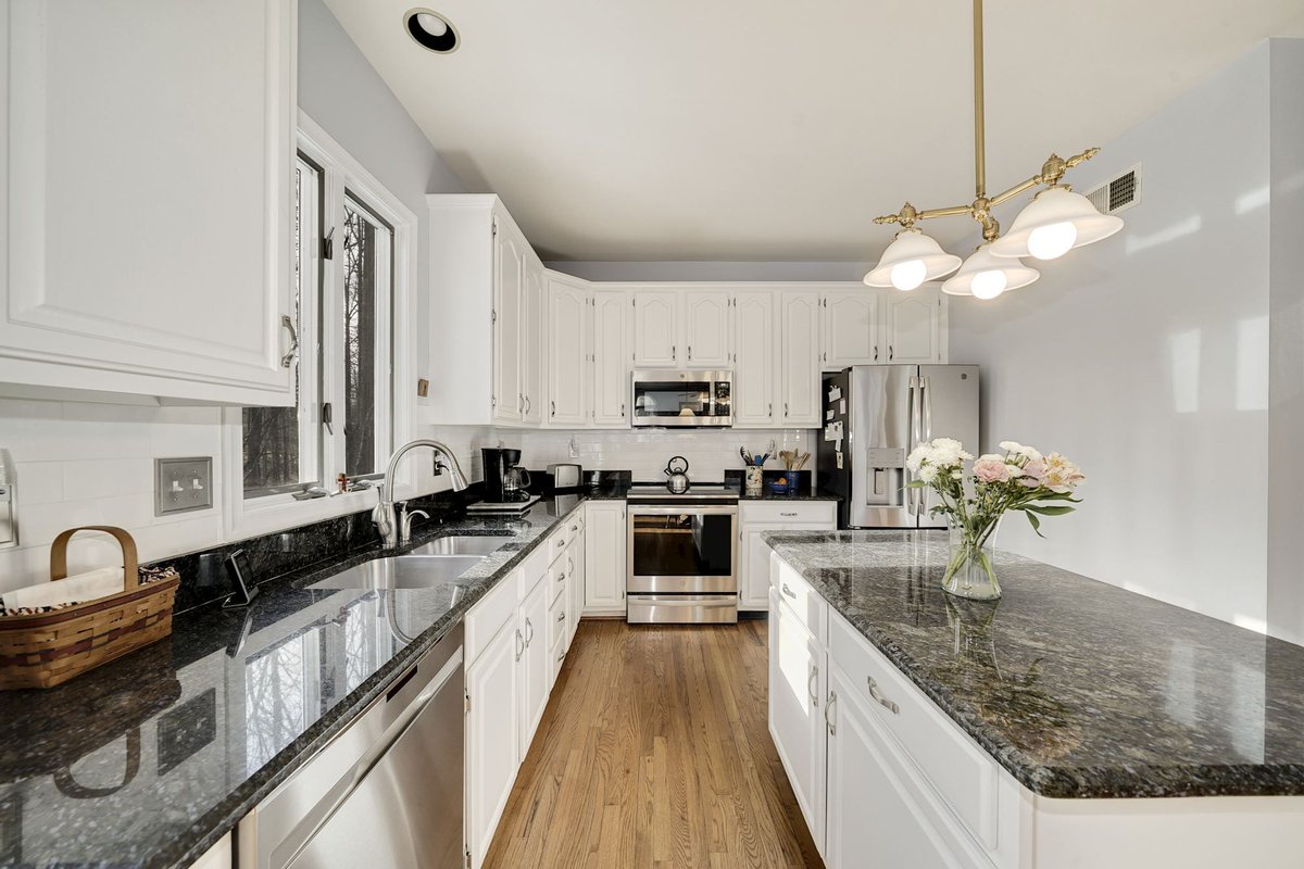 KilnerGroup's tweet image. #JustListed! Gracious Colonial built with the strong bones of Toll Brothers and set on a premium lot at the end of cul-de-sac. Open House today, Feb 25, 5-7PM!

Click here for more info: buff.ly/3qSU8K5