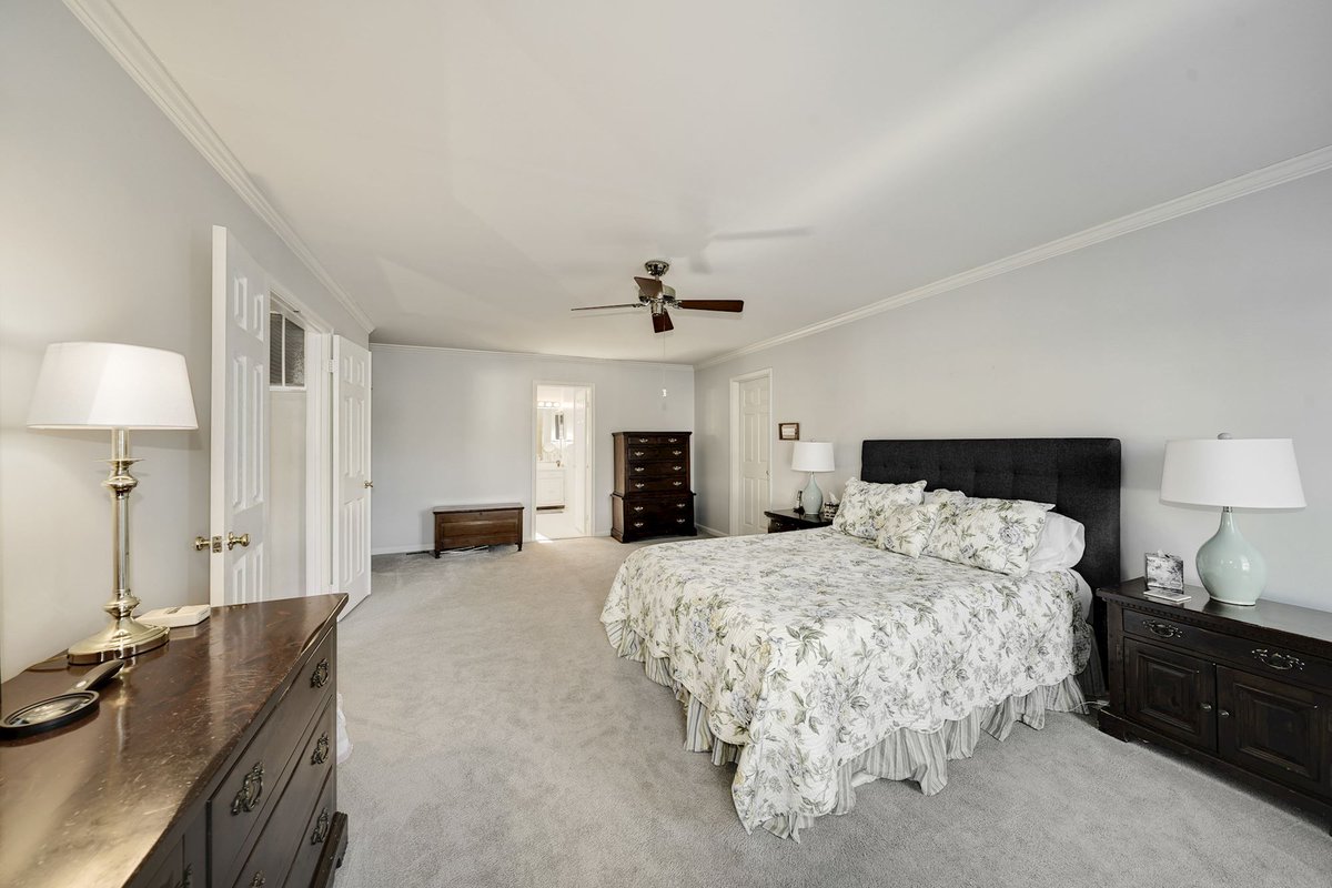 KilnerGroup's tweet image. #JustListed! Gracious Colonial built with the strong bones of Toll Brothers and set on a premium lot at the end of cul-de-sac. Open House today, Feb 25, 5-7PM!

Click here for more info: buff.ly/3qSU8K5