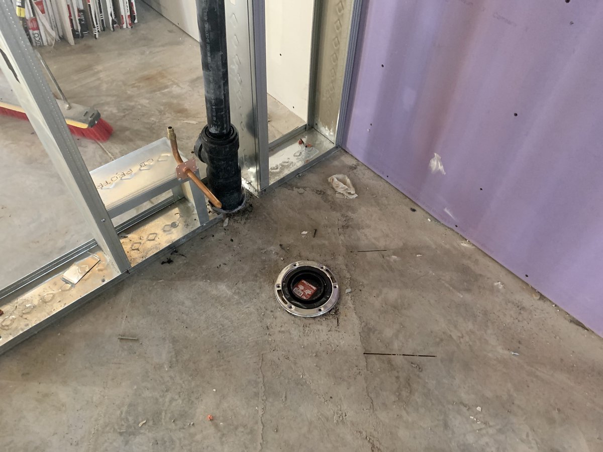 emeraldincaz's tweet photo. Some shots of the top out for plumbing at City2shore 
.
.

#azrealtor #azrealestate #azcre #arizonacre #commercialrealestate #commercialrealtor #azbiz #azbusiness #arizonabusiness #azlocal #gilbertarizona #gilbertaz #officeremodel #buildout #tenantimprovement #renovation #remodel https://t.co/fHSqklAl7U