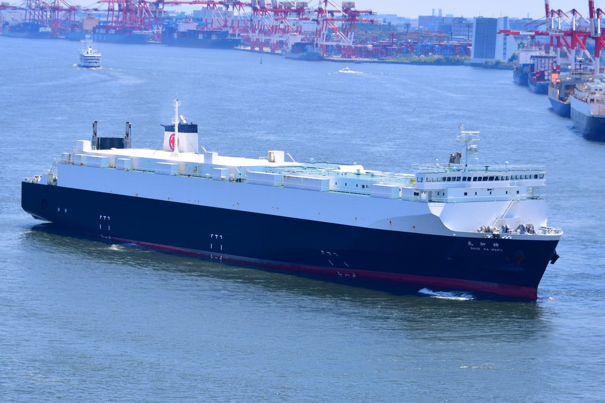 日本海事新聞写真部 A Twitter また 栗林商船の会長を務めた栗林友二氏は 1960年春の天皇賞で優勝したクリペロ 1962年秋の天皇賞 で優勝したクリヒデなどのオーナーでした 全日本馬主協会連合会の会長にも就いています