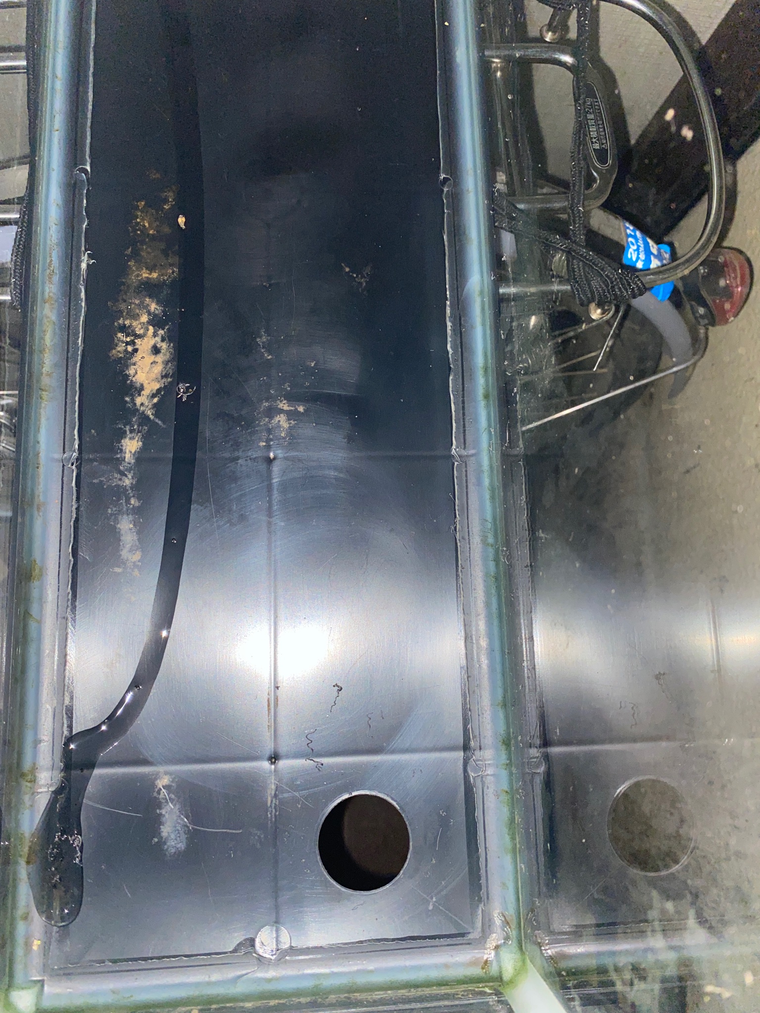 アングラボッチ リフジウム水槽計画 水槽に穴開けてみたよ リフジウム 隔離水槽 T Co Fqsmo6fcr3 Twitter