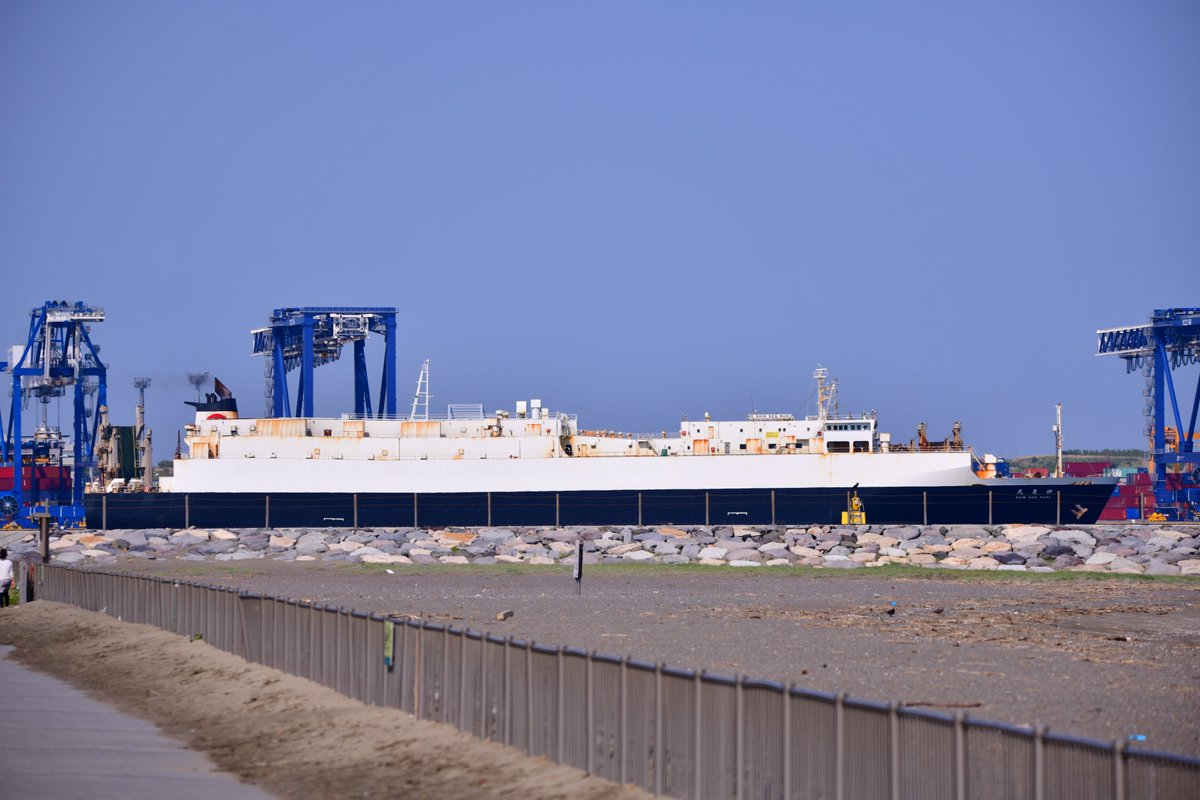 日本海事新聞写真部 A Twitter また 栗林商船の会長を務めた栗林友二氏は 1960年春の天皇賞で優勝したクリペロ 1962年秋の天皇賞 で優勝したクリヒデなどのオーナーでした 全日本馬主協会連合会の会長にも就いています