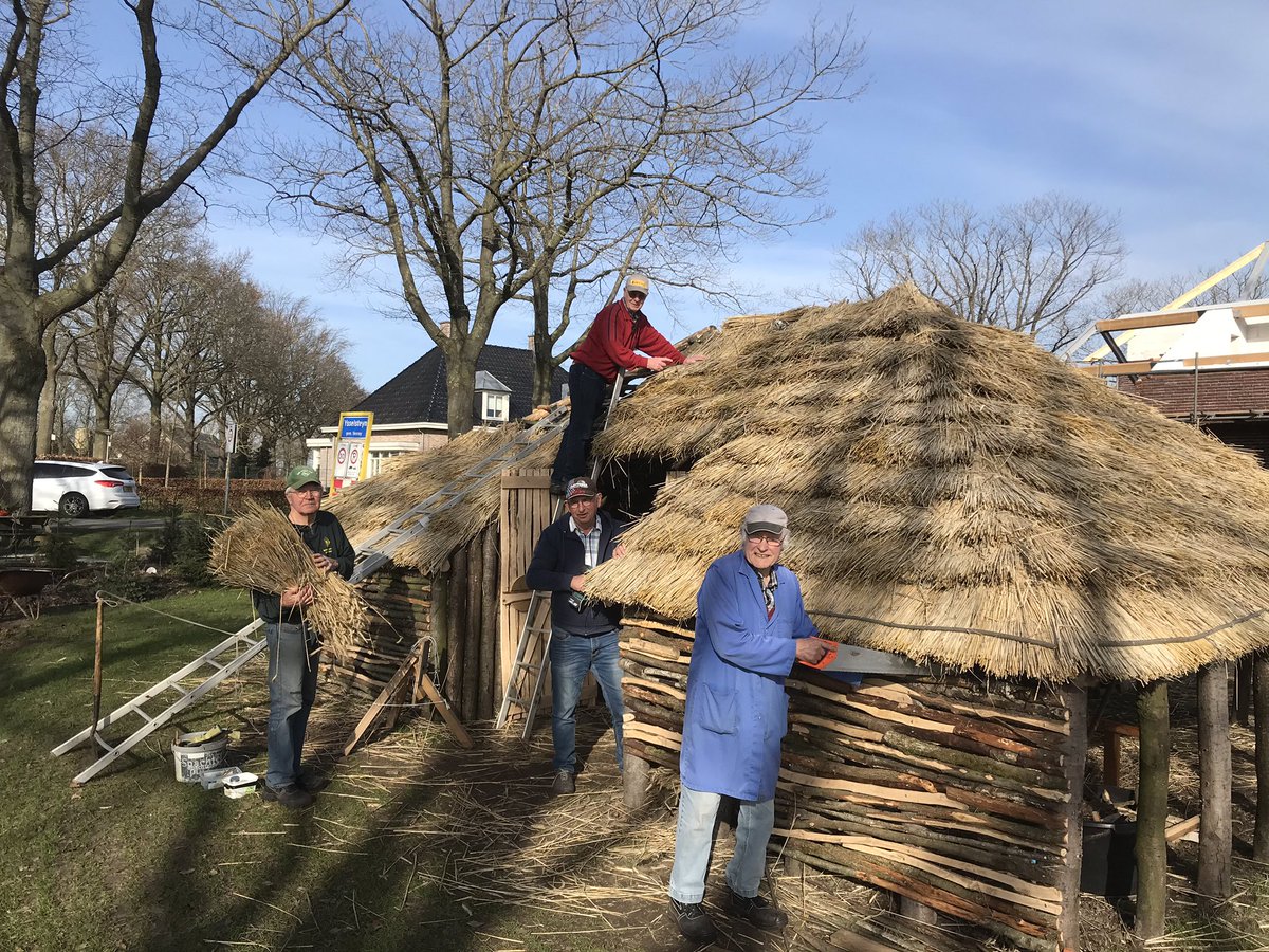 Vanmorgen eindelijk weer eens op pad voor Peel en Maas TV. Heerlijk gesprek met krasse bouwers van een schaapskooi in kader 100 jaar Ysselsteyn. Daarna update opgenomen met voorzitter <a href="/SjoerdEwals/">Sjoerd Ewals</a> van <a href="/JERAONAIR/">Jera On Air</a>. <a href="/toontjuh88/">Antoon Jeuken</a> #venray #mediamix #commercieel #tv #nieuwsblad