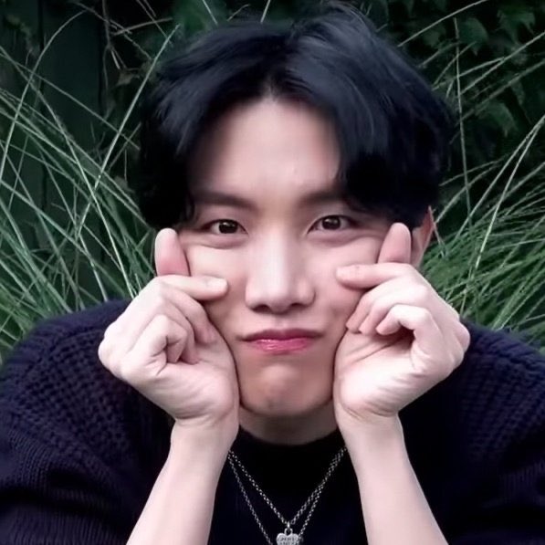 HOPEPlCS's tweet photo. good morning ɪɴ ᴛɪɴʏ ♡ https://t.co/qn3pI157kD