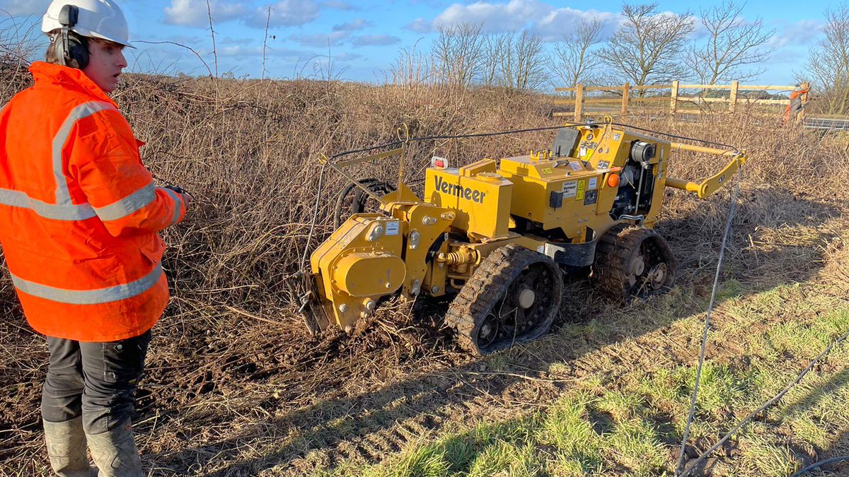 Alncom_co_uk's tweet photo. Another day of plowing with Alncom’s remote control American plow. This time 3Km near Ellingham to connect Wandylaw in Northumberland making some rural folks very happy indeed.
#ultrafastbroadband #getitdone #alncom #superfastbroadband #freebroadband https://t.co/fH6dpbUsbi