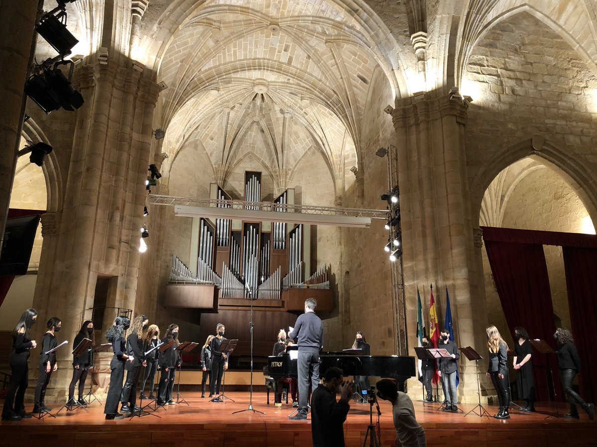 ConserMusicaCC's tweet photo. ¡Comenzamos las grabaciones para el concierto del Día Internacional de la Mujer!
#ProyectoMALA
#MujeresALaAltura
#8M https://t.co/y4O7CBFzpi