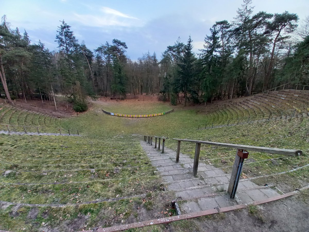 Mooi zo'n stukje wandelen rond de Besthemerberg, maar ga toch weer liever weer eens naar het #bostheater om een biertje te drinken met goede muziek erbij! 🍺🎸 #ommen #vechtdal