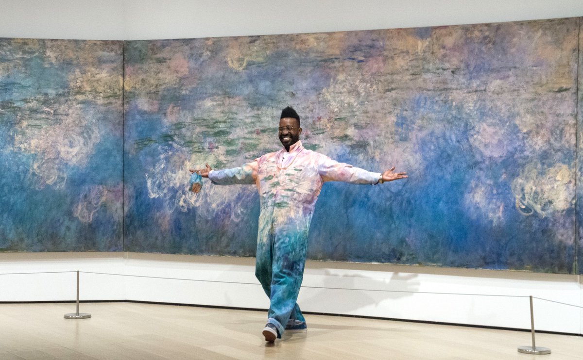 artfullyawear's tweet photo. I made a jumpsuit for poet & @museummodernart security guard #ChetGold! I love the passion for art & poetry that he infuses into his work as a museum guard. It was an honor to create this piece by his favorite artwork: Water Lilies, 1914-26 by #ClaudeMonet. #ArtfullyAwear https://t.co/OkTzPzSOFx