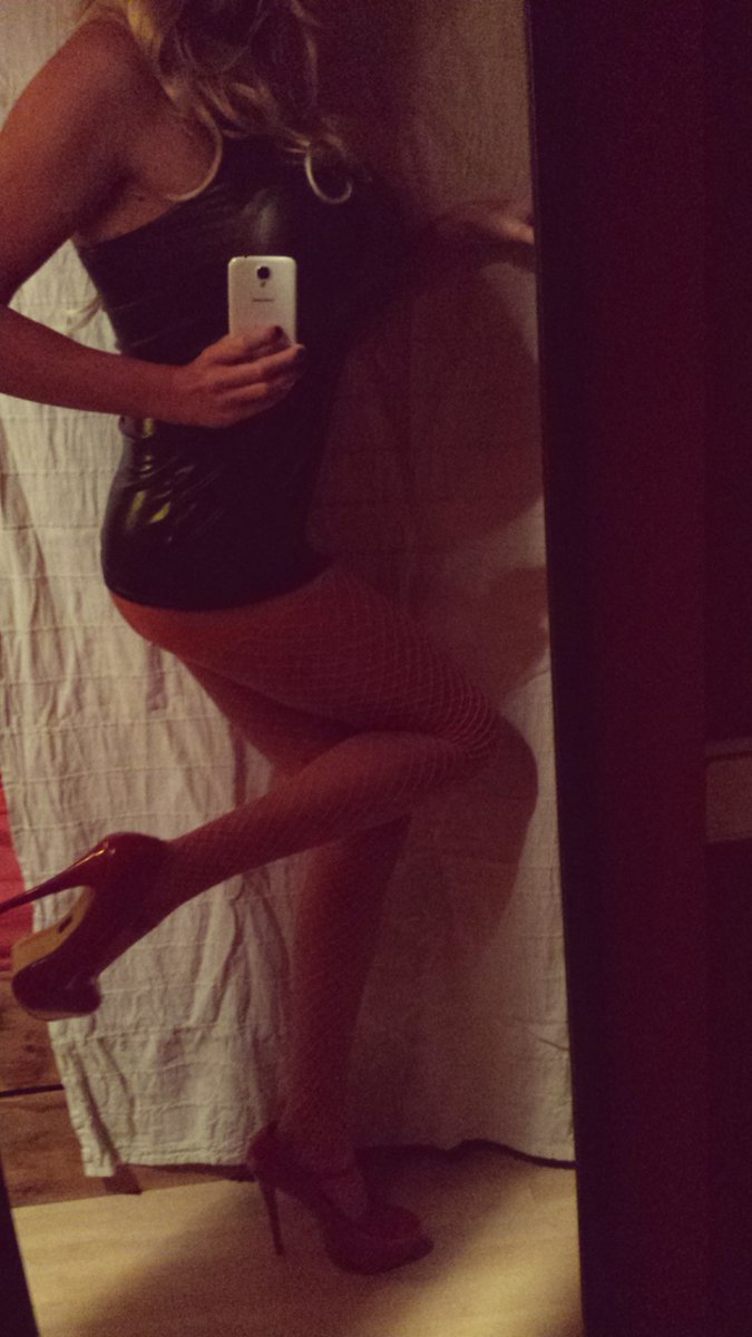 die herrin hat ihre neuen kleider und Schuhe bekommen. 
Bilder folgen.
Welcher Kerl will sich mir anbieten?

#findom #cashslave #moneyslave