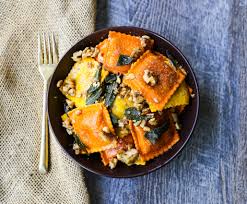 Nisa Lee tweet media