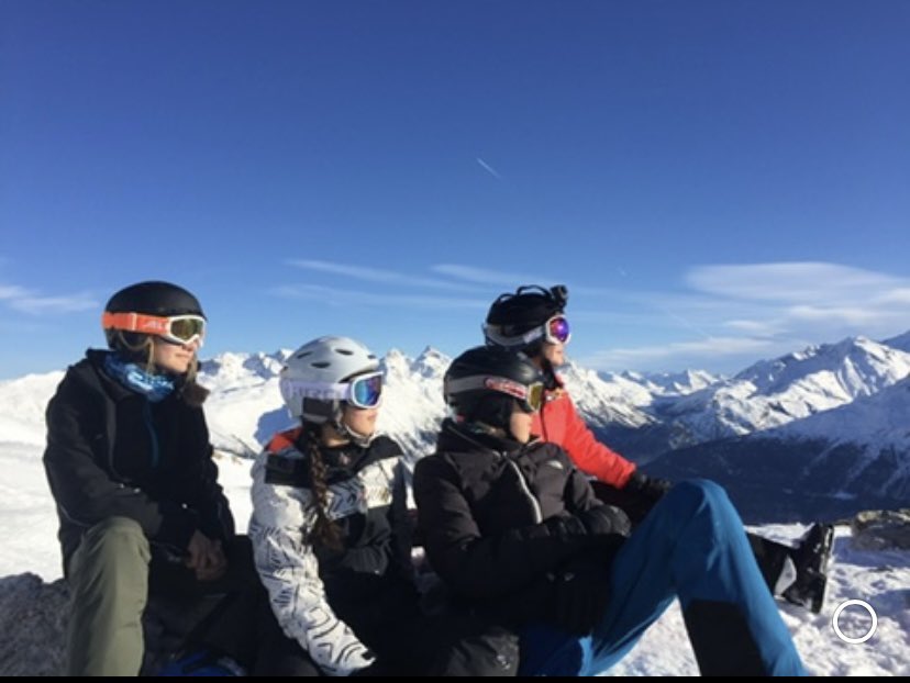 For this #ThankfulThursday I’m thankful for my cousins in Switzerland! I feel so lucky to have been able to travel there and be so close to them. Everytime we see them it’s like no time has past! <a href="/stcegirlshoops/">St. Charles East Girls Basketball</a>