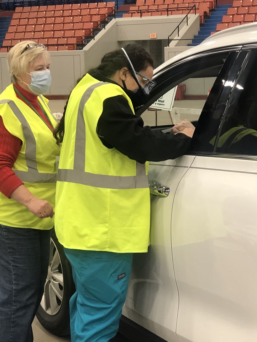 Jefferson_JCTC's tweet photo. Show some major love to our Nursing students and staff as they help administer COVID-19 vaccinations at Broadbent Arena! More than 50 Jefferson Nursing students were on hand to help our community as they administer thousands of vaccines per day! Thanks to our Healthcare Heroes! https://t.co/WM02ZLSPfO