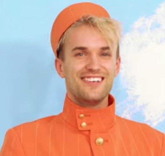jan_gin_'s tweet photo. Verstehe nicht, warum PewDiePie nochmal einen neuen Song für den #ESC2021 geschrieben hat. Bitch lasagna war doch gut. #Eurovision https://t.co/u15rfO0KLK