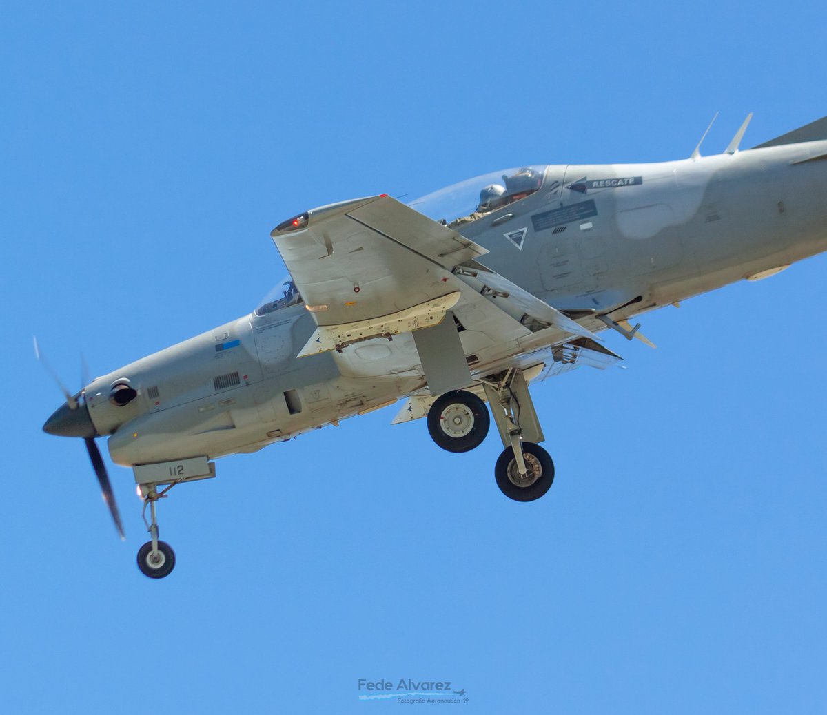 FedeAlvarez94's tweet photo. En el Día de ayer Arribaron a La I Brigada del Palomar 3 Embraer 312 tucano procedentes de La III Brigada Aérea de Reconquista
@FuerzaAerea_Arg
 #ffaa #orgullodepertenecer #fuerzaaereaargentina #plane #planespotters #planespotting #avporn #aviation #aviationphotographer #aviation https://t.co/HIL8HDveYR